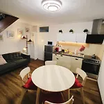 House, Terme Catez 153 *