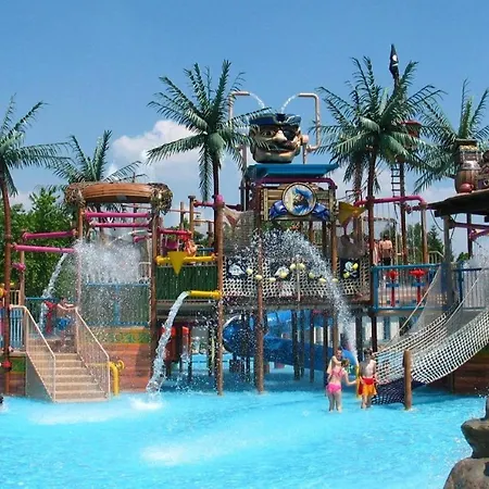 House, Terme Catez 153 チャテジ・オプ・サヴィ