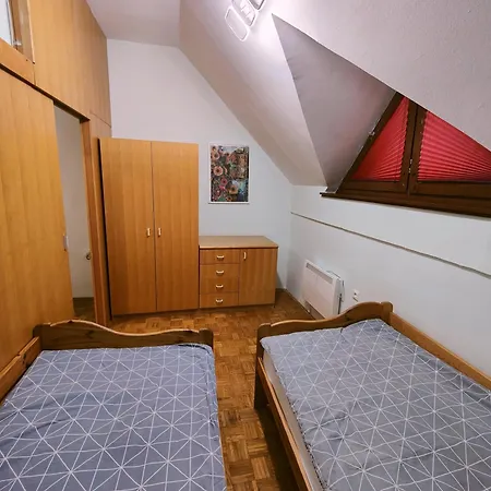 House, Terme Catez 153