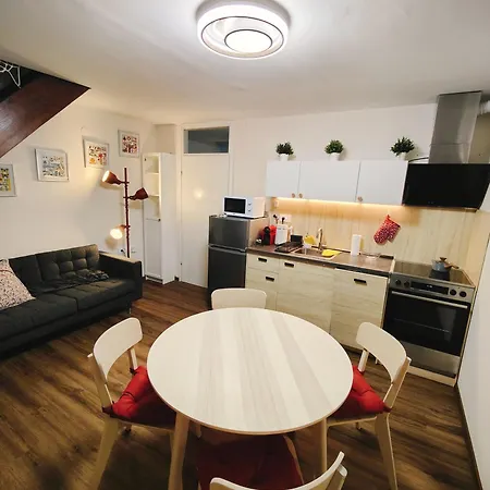 House, Terme Catez 153 *