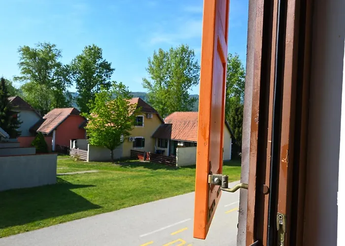 House, Terme Catez 153