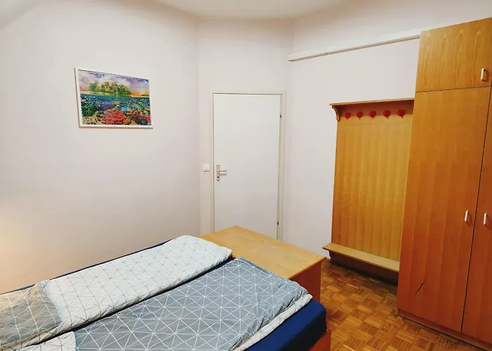 House, Terme Catez 153 *