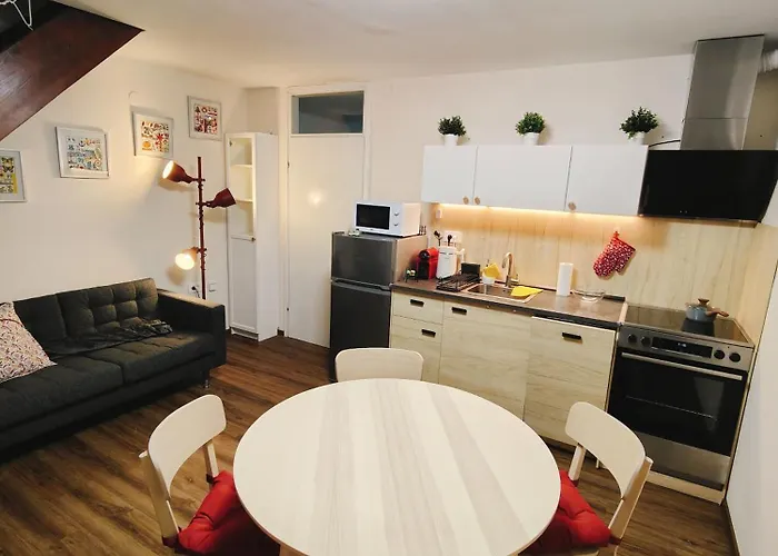 House, Terme Catez 153 *